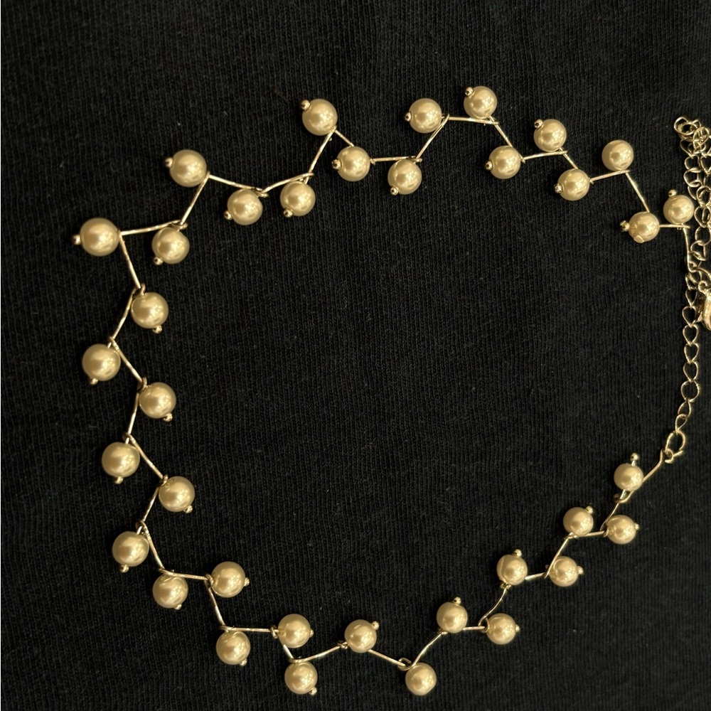 Elegant Gold Pearl Necklace